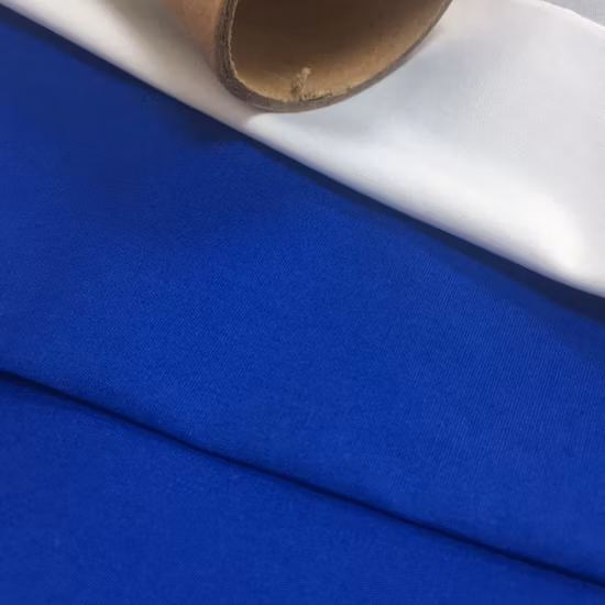 신선한 새 직물 만들기 CVC80/20 면/폴리에스테르 에어젯 직조 빗질된 품질 115GSM 단색 표백 머서라이즈 셔츠 직물 패션 옷감